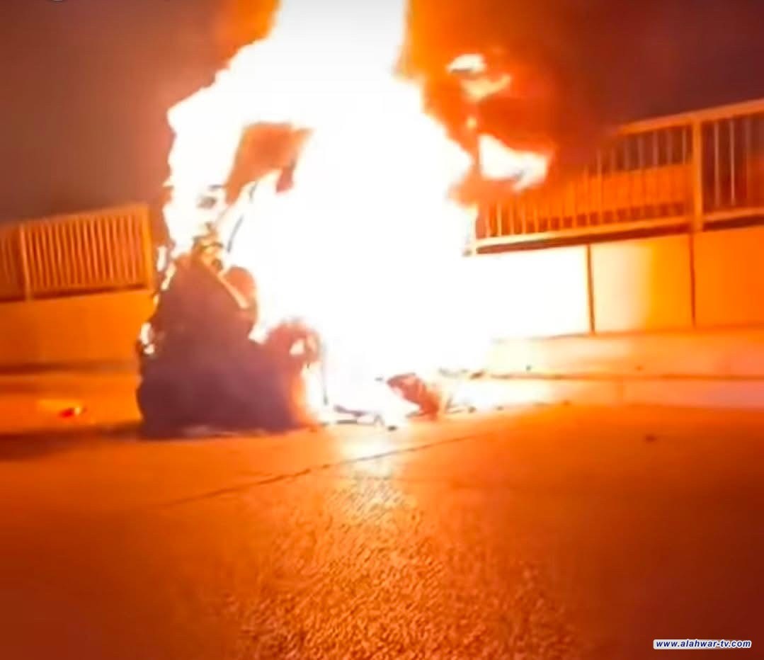 حتراق مركبة بعد انقلابها قرب جسر القيثارة في الناصرية يودي بحياة شخصين