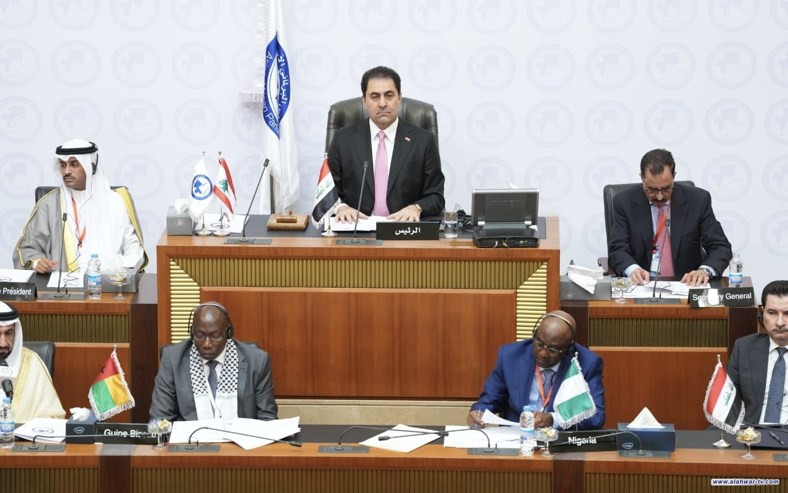 المندلاوي يُعلن تأسيس المجلس البرلماني الآسيوي الافريقي ويترأس اجتماعه الأول في بيروت