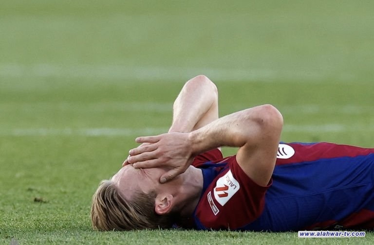 برشلونة يعلن إصابة نجمه الهولندي