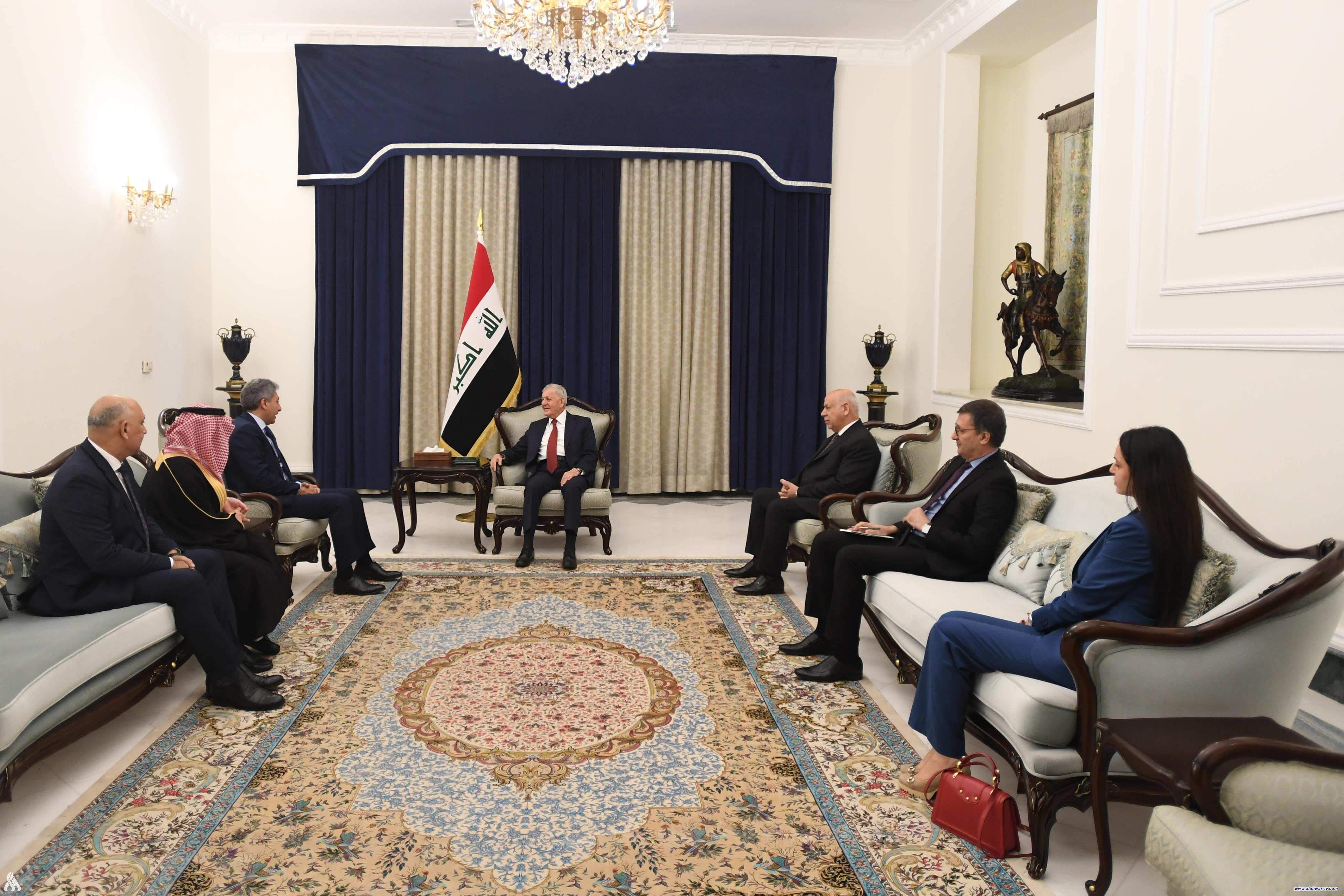 رئيس الجمهورية: العراق يرحب بكل جهد يدعم العلاقات الثقافية والاقتصادية بين الدول