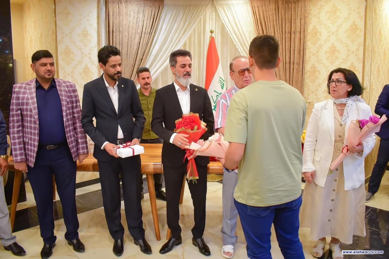 لحصولهم على المراكز الاولى على مستوى العراق.. محافظ ذي قار يكرم الطلبة المتفوقين الاوائل