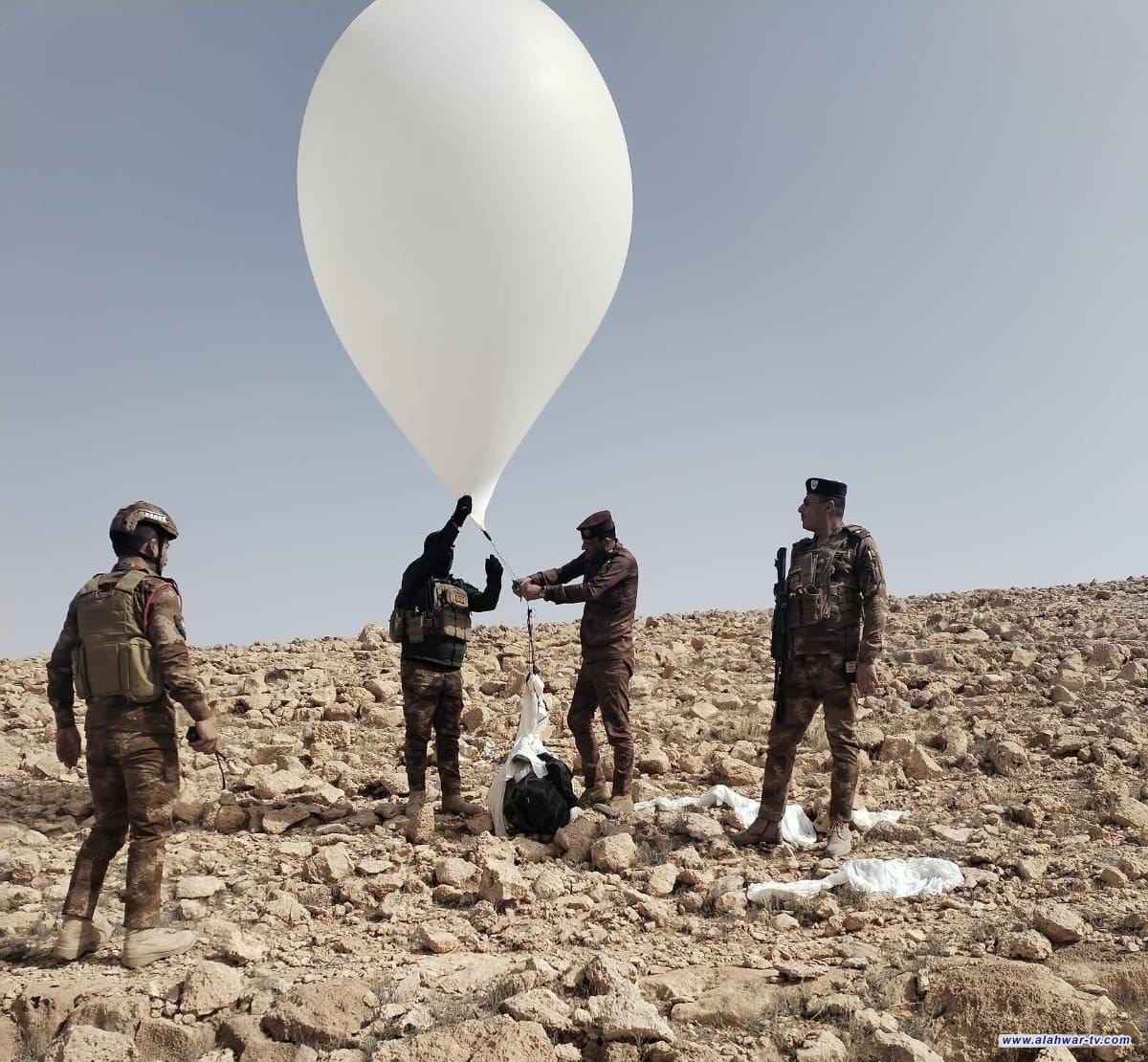 قوات الحدود تُحبط محاولتي تهريب 311 ألف حبّة مخدّرة بواسطة بالونات بالأنبار