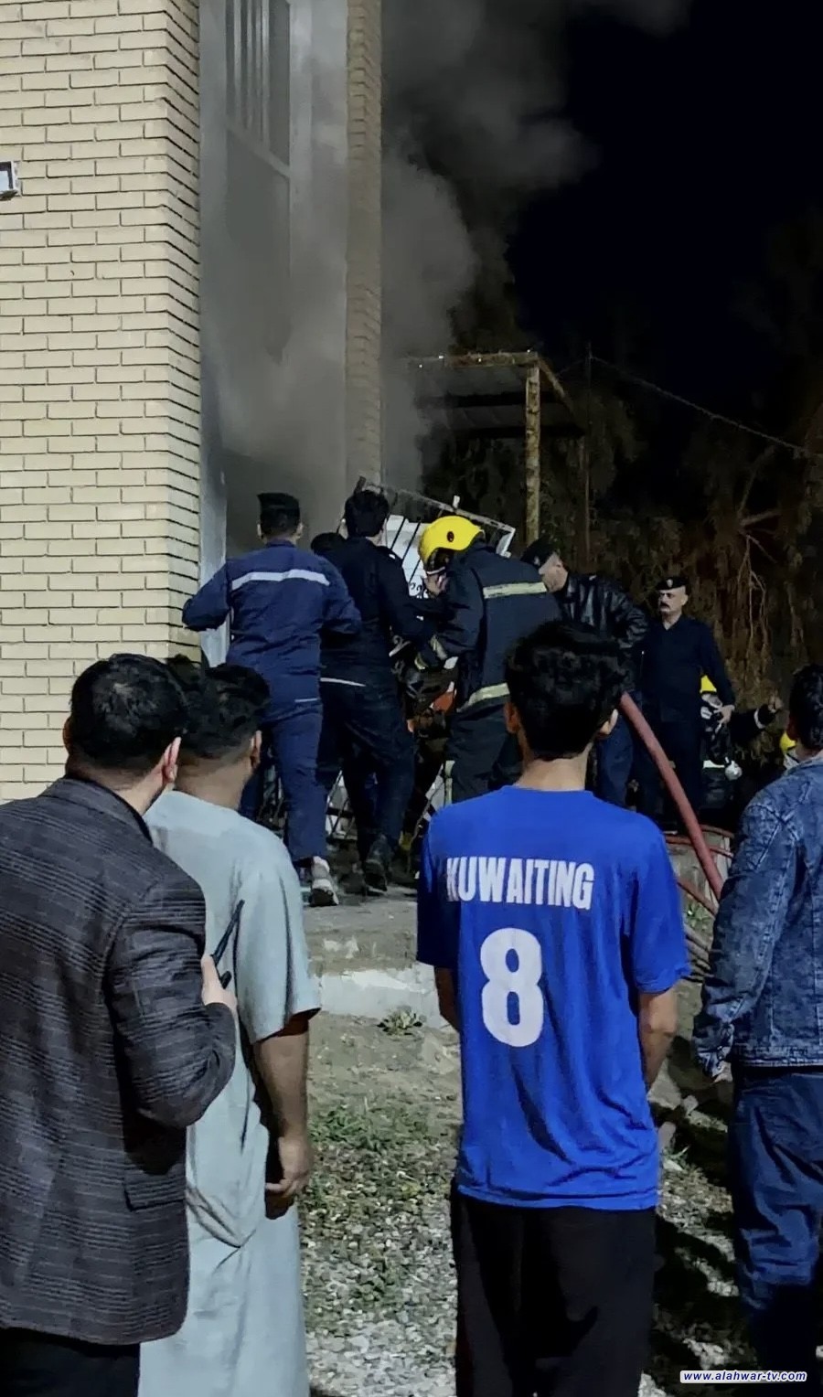 إخلاء عشرات الطلبة بعد حريق في الأقسام الداخلية بجامعة الكوفة