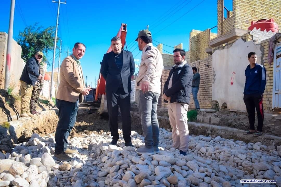 قائممقام قضاء الفجر مهدي شناوه المرشدي يتابع الاعمال المنفذة في الحي العسكري والتي تشمل فرش الشوارع بمادة الجلمود، ويؤكد ان نسبة الانجاز للمشروع وصلت نحو ٦٦٪؜.