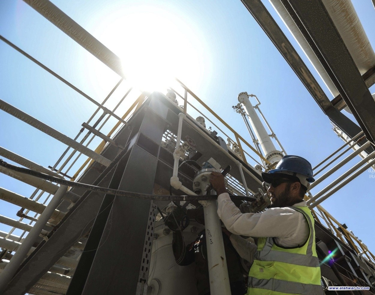 الكهرباء: منصة الغاز العائمة ستدعم المنظومة بـ 500 مقمق لتعزيز الإنتاج