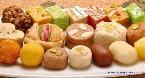 خبيرة تغذية تكشف سبب رغبة كبار السن بتناول الحلويات