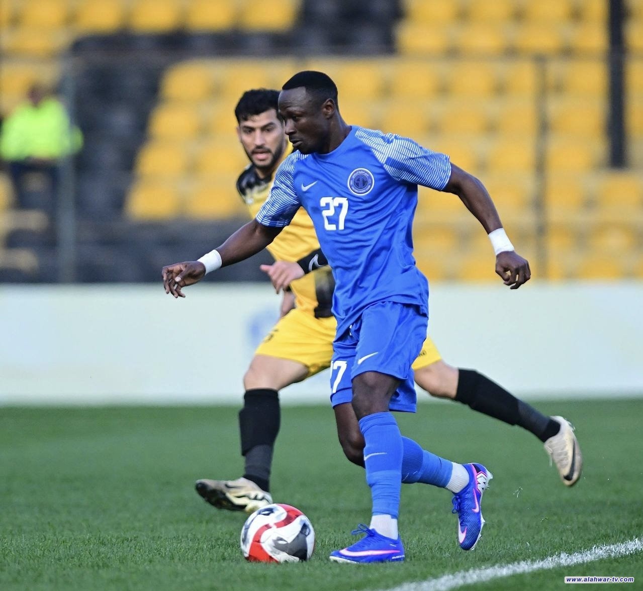 اليوم.. قمة كروية مرتقبة تجمع الطلبة والقوة الجوية