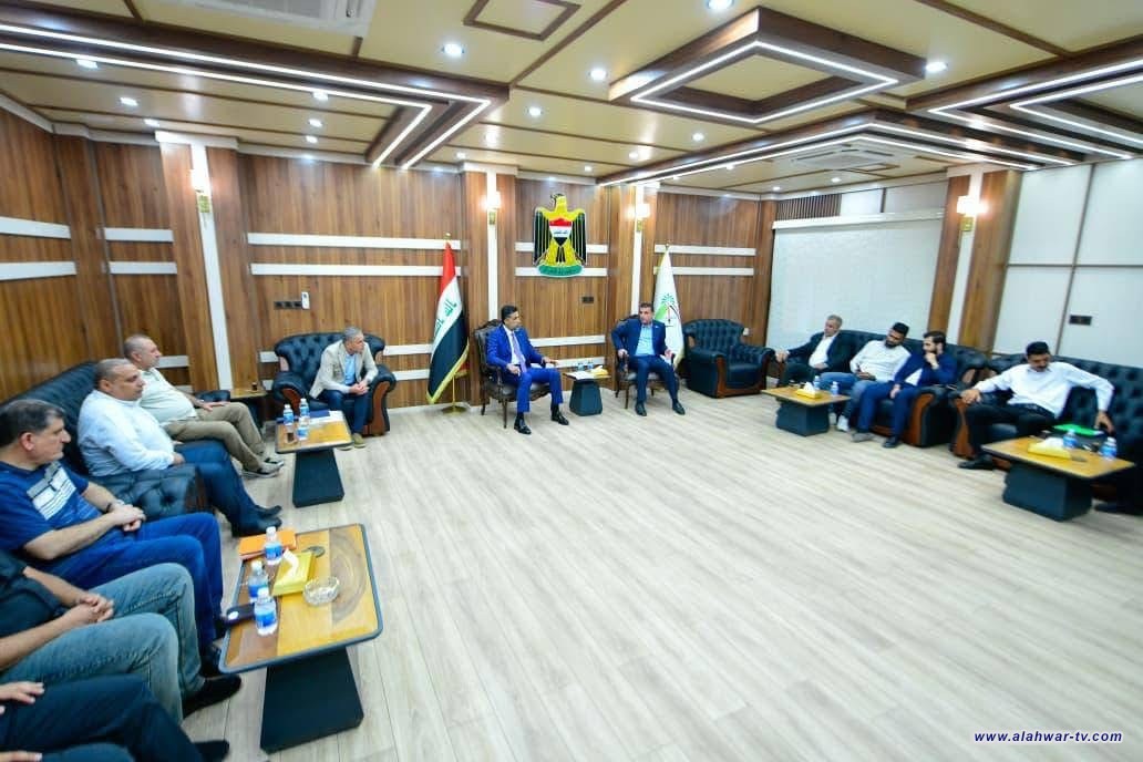 محافظ ذي قار يبحث مع مدير عام انتاج كهرباء الجنوب سبل تطوير قطاع الكهرباء