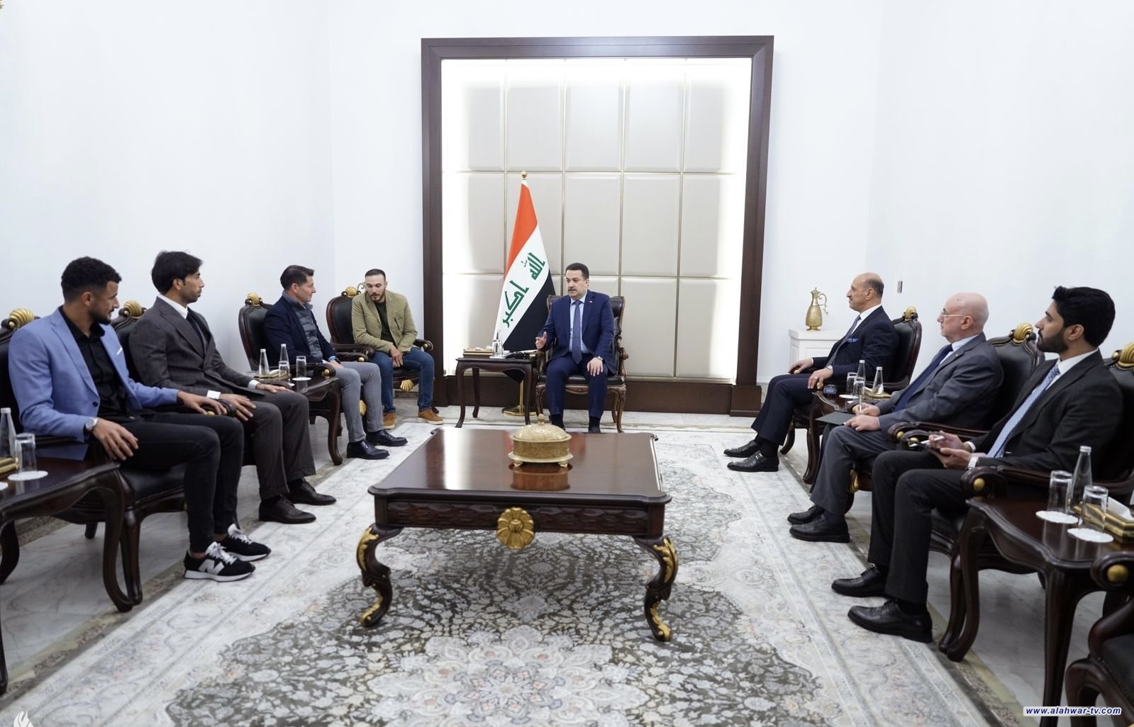 رئيس الوزراء يشيد بأداء المنتخب بكأس آسيا ويجدد دعم الحكومة للرياضة العراقية