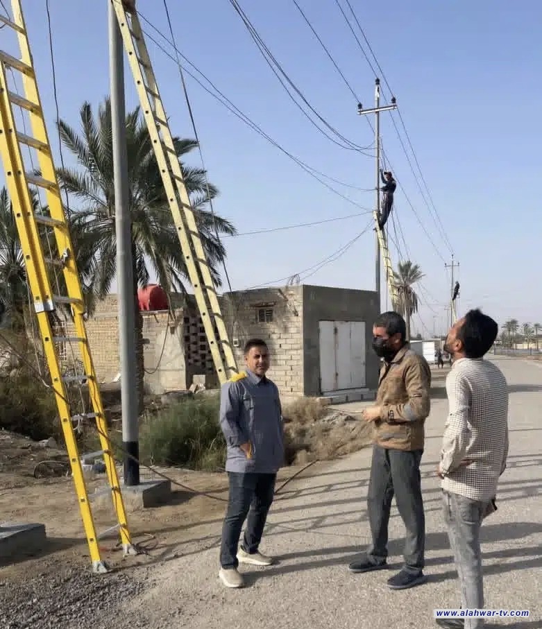 فرع توزيع كهرباء ذي قار يباشر بتشييد شبكة كهربائية في مناطق الأهوار