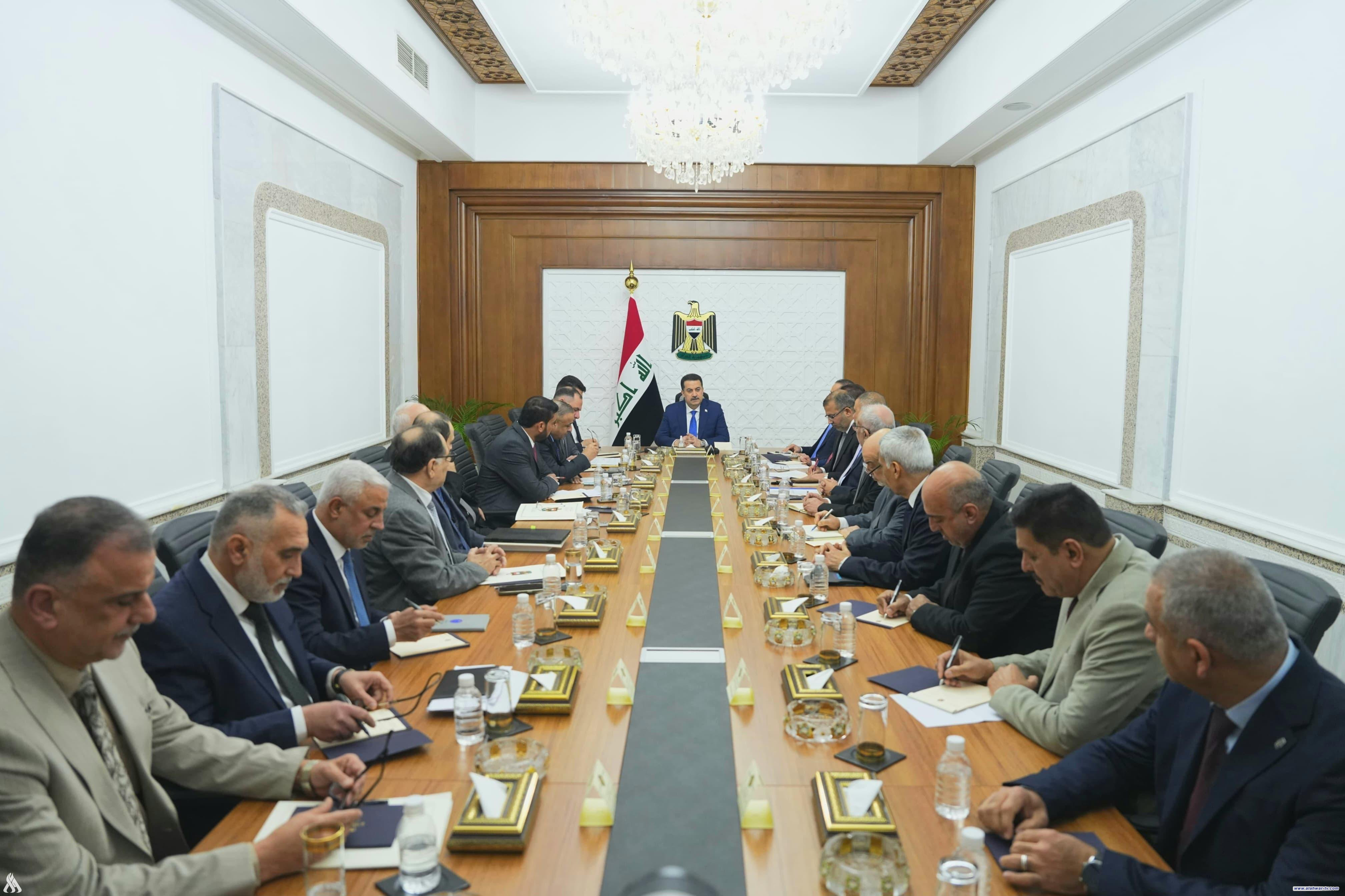 رئيس الوزراء يوجه المحافظات بإطلاق مشاريع ريادية في مجال الطاقة الشمسية