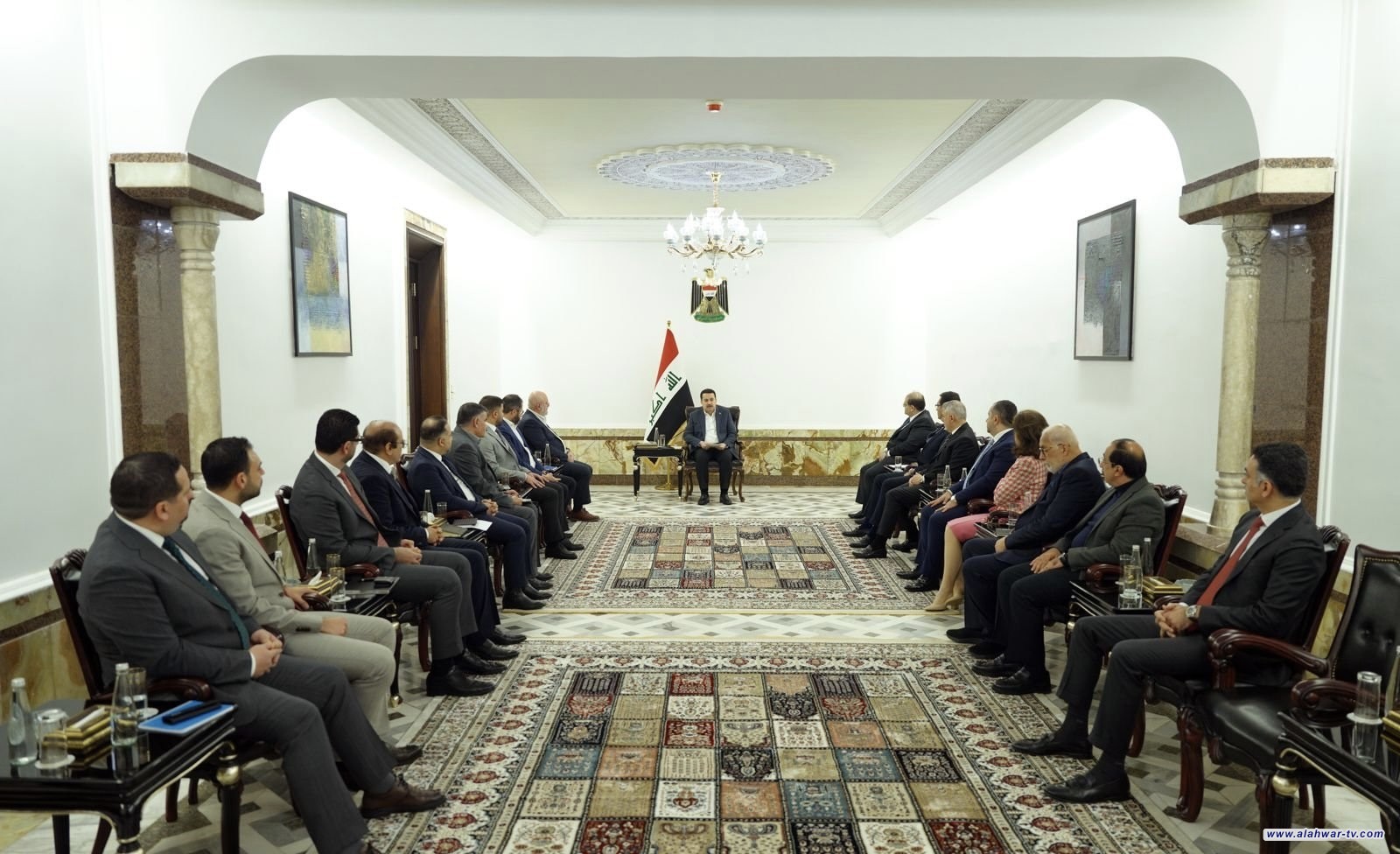 رئيس الوزراء: الحكومة قدمت الضمانات السيادية للمشاريع التي ينفذها القطاع الخاص