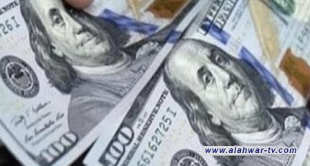 خبير مالي: الفرق بين السعرين الرسمي والموازي للدولار طبيعي.. ويكشف السبب
