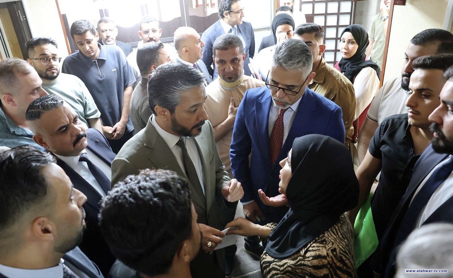 وزير التعليم يوجّه بتسريع إنجاز معاملات كود الخدمة الاتحادي للخريجين