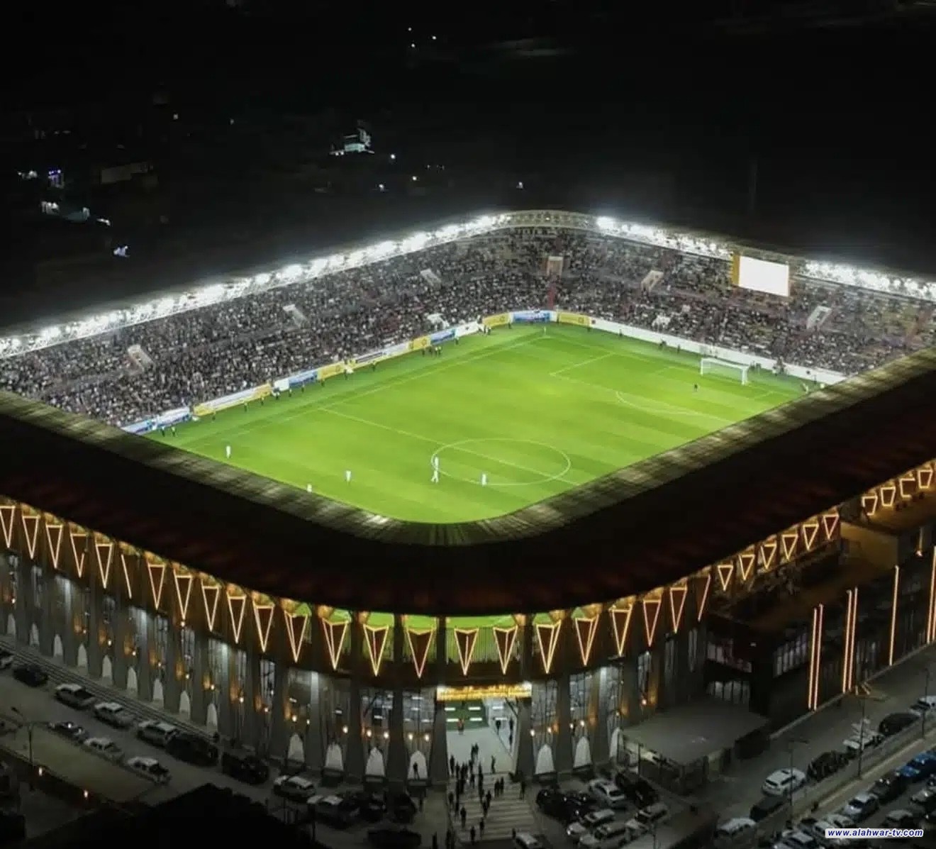 ذي قار تؤمّن خطا كهربائيا حرجا لإنارة ملعب الناصرية قبل مباراة الغراف والموصل