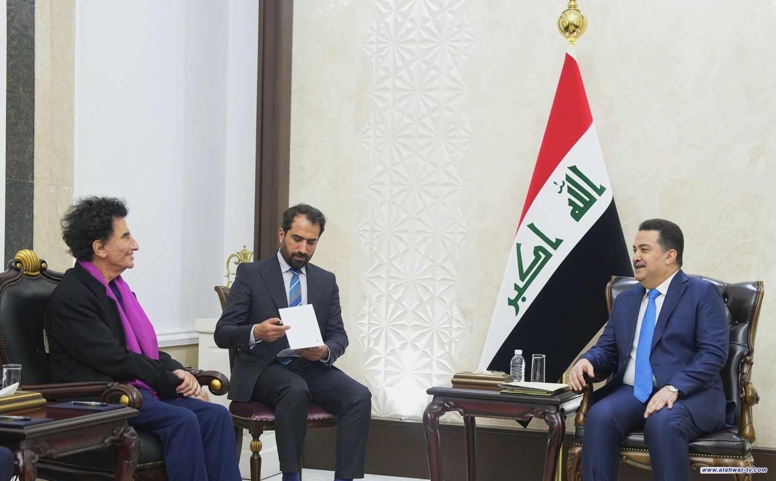 رئيس الوزراء يتلقى دعوة لحضور مؤتمر معهد العالم العربي في باريس