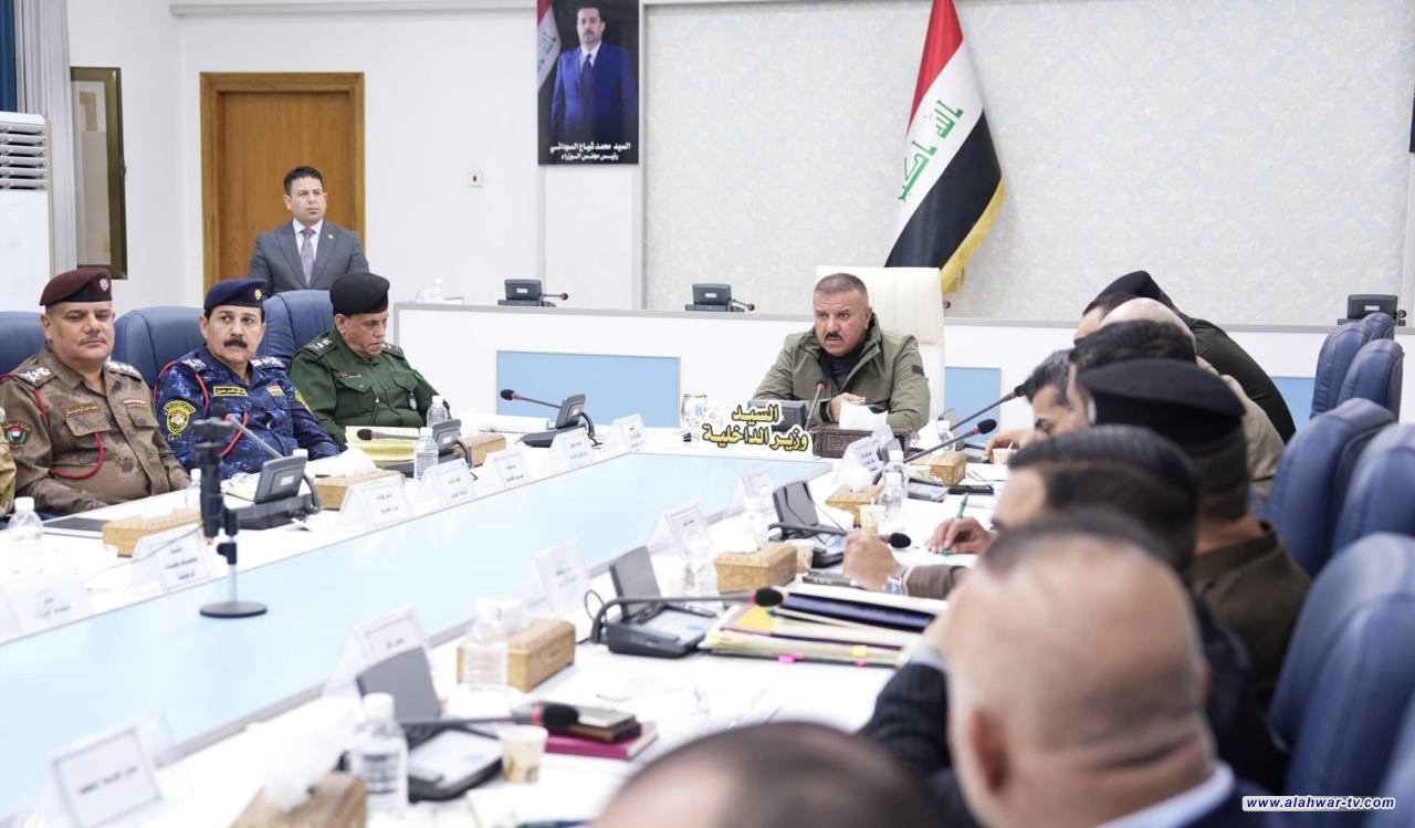 وزير الداخلية يترأس اجتماعاً أمنياً مع قيادات الشرطة ويوجه بتوصيات