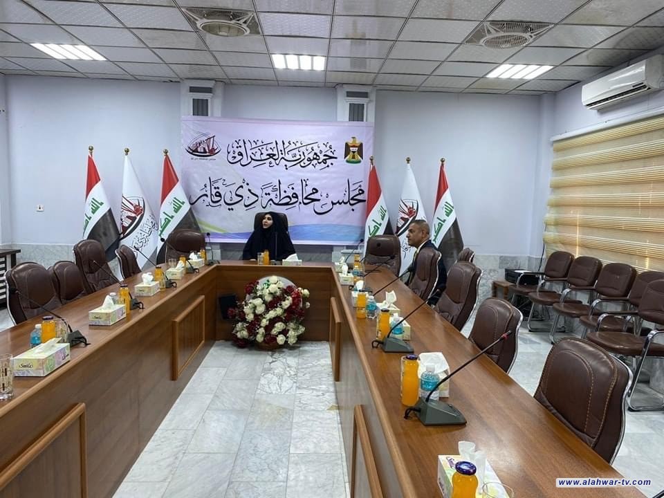 رئيس السن لمجلس محافظة  ذ ي قار  هدية الخيكاني تؤجل انعقاد جلسة المجلس لنصف ساعة لعدم حضور الاعضاء