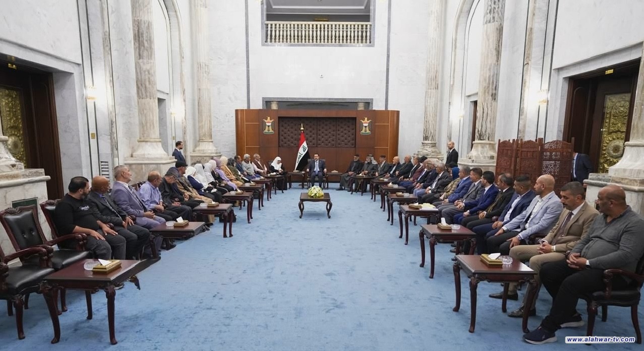 رئيس الوزراء يشارك المسنين من نزلاء دارَي الرشاد والصليخ مأدبة إفطار رمضان