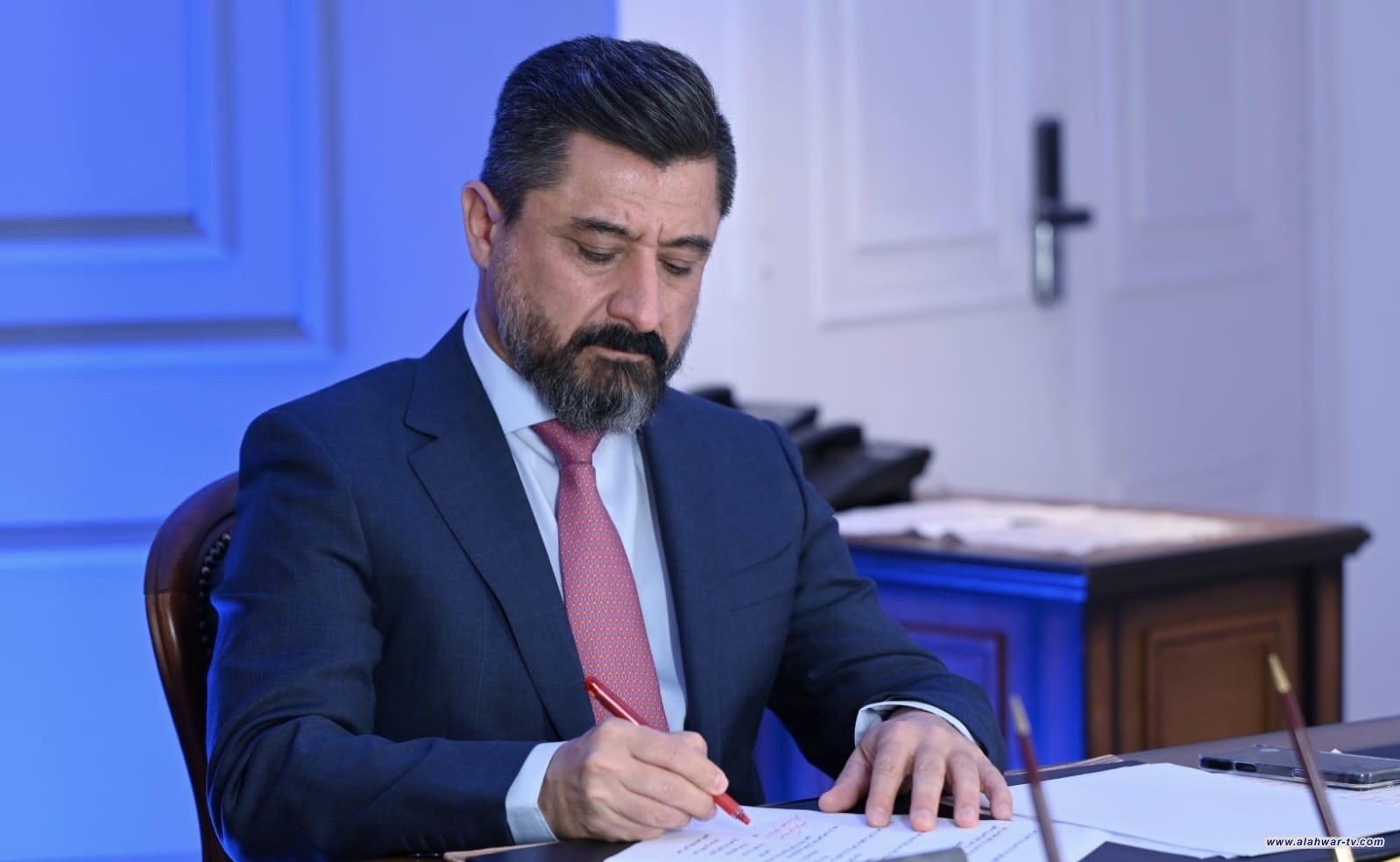 بعد إيقاف الرحلات.. وزير النقل وكالة يوجه بالتحقيق وسحب يد مدير مطار بغداد