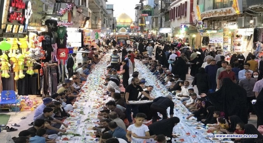 النجف الأشرف تحتضن أطول مائدة رمضانية لإطعام آلاف الصائمين يومياً