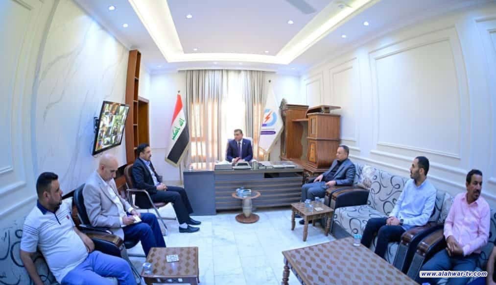 محافظ ذي قار يزور فرع توزيع كهرباء شمال الناصرية ويُشيد بكفاءة المهندس محمد الشريفي