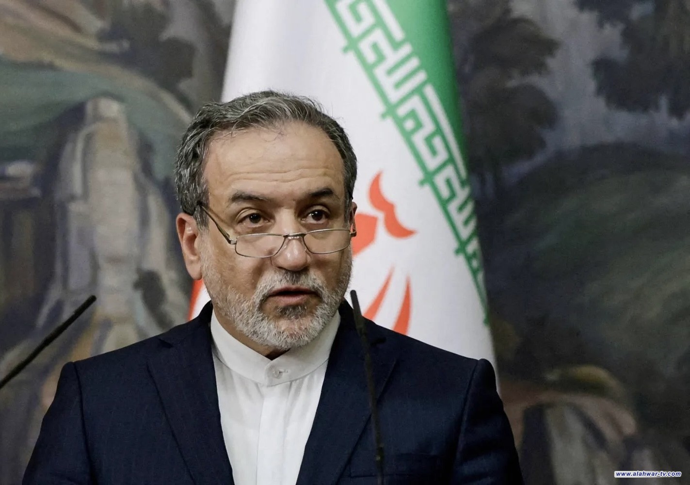 وزير الخارجية الإيراني: الراية التي رفعها المرشد الأعلى لن تسقط على الأرض