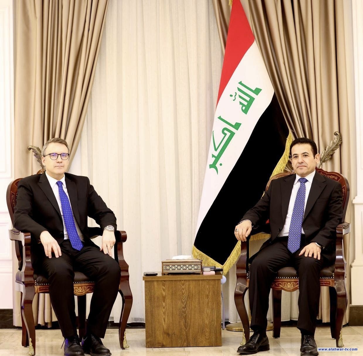 الأعرجي يؤكد للسفير التركي ضرورة إيقاف العمليات الحربية في المنطقة واحتواء الأزمة