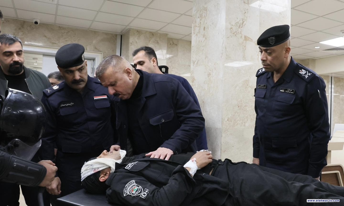 وزير الداخلية يوجه بتقديم أقصى درجات الرعاية الطبية للمنتسبين المصابين بتظاهرات بغداد