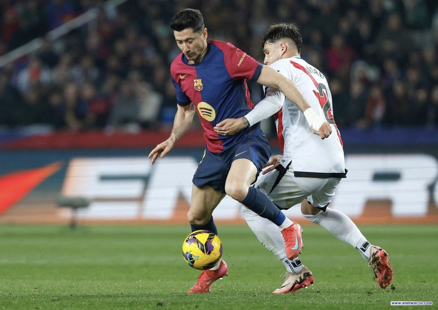 برشلونة يتغلب على فاليكانو ويعتلي صدارة الليجا