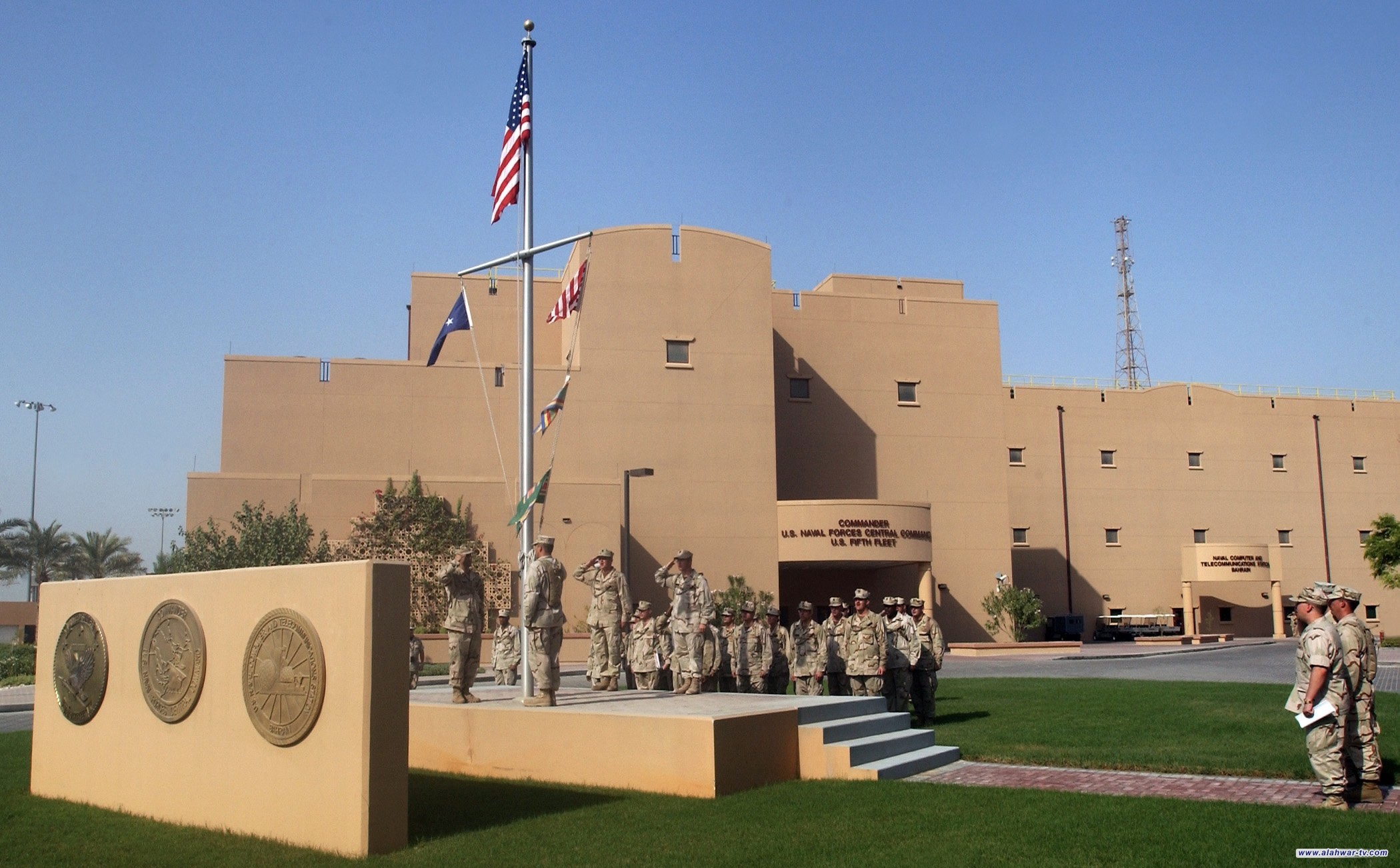 التلفزيون الإيراني: القاعدة الأميركية في البحرين تعرضت للتدمير الكامل