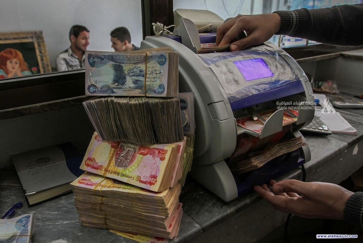 المالية تباشر تمويل رواتب شباط وتنفي وجود عجز مالي يؤثر على النفقات