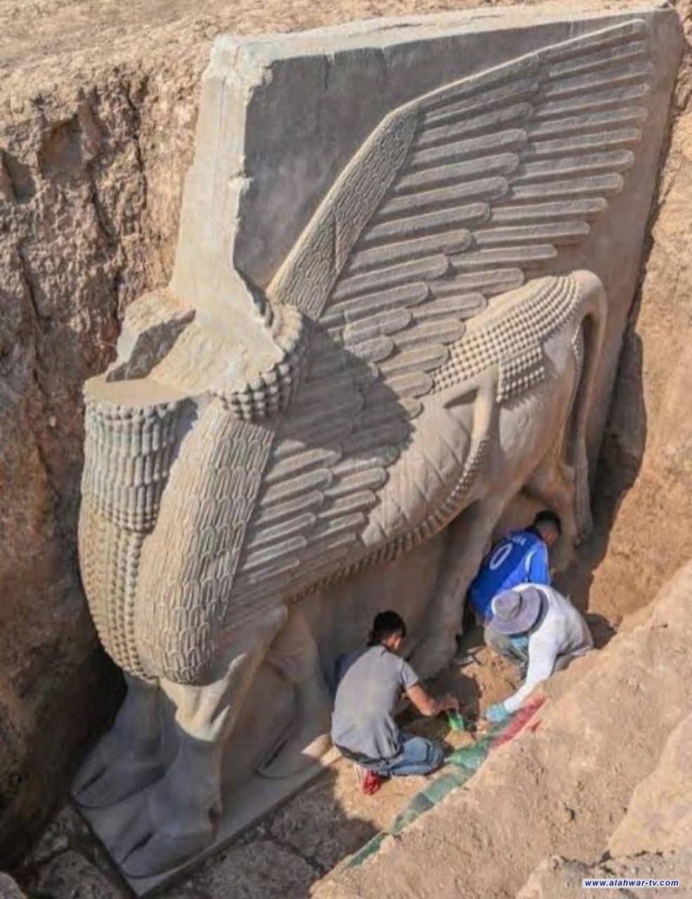 وزير الثقافة: اكتشاف أكبر ثور مجنح في تاريخ الدولة الآشورية بارتفاع 6 أمتار