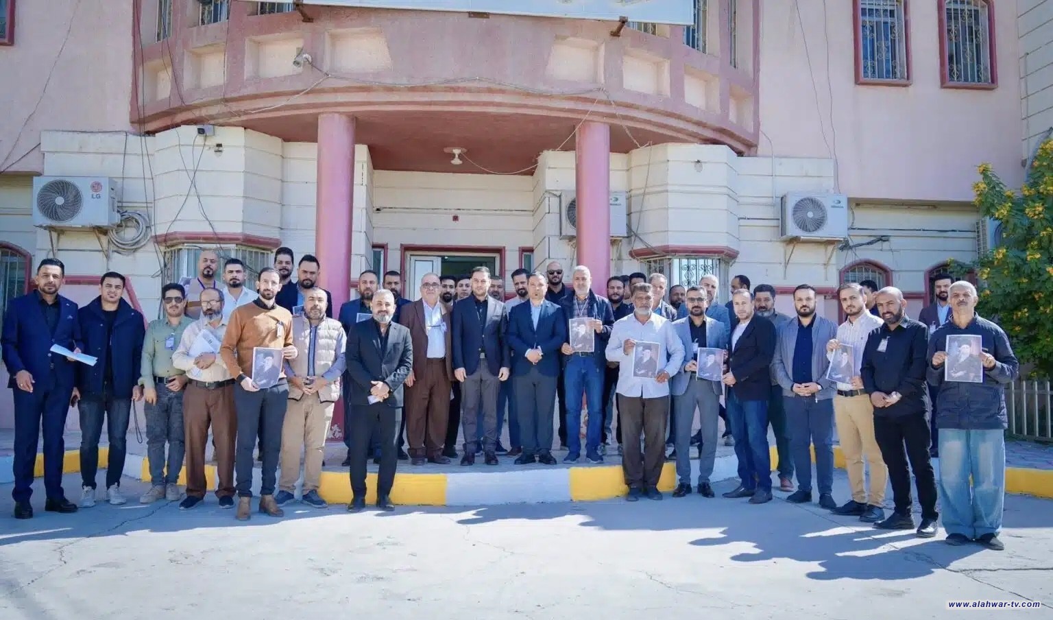 مديرية مجاري ذي قار تقيم وقفة حداد إحياء لذكرى رحيل سماحة السي علي الخامنئي