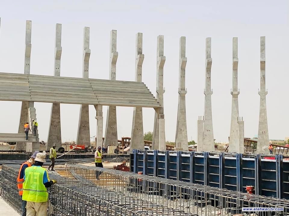 مجموعة من الرياضيين يزورون ملعب   الادارة المحلية للتفقد وتشجيع العمل "