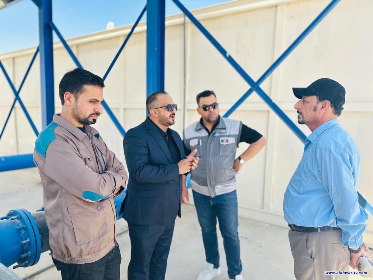 رياض الضاحي برفقة معاون المحافظ لشؤون الخدمات يجرون زيارة ميدانية لمشاريع الماء في قضاء الناصرية