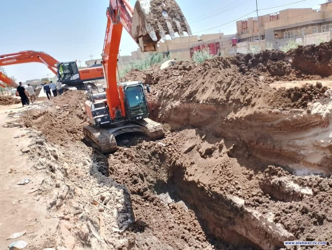 قائممقام قضاء الشطرة يتابع اعمال مشروع مجاري الشطرة