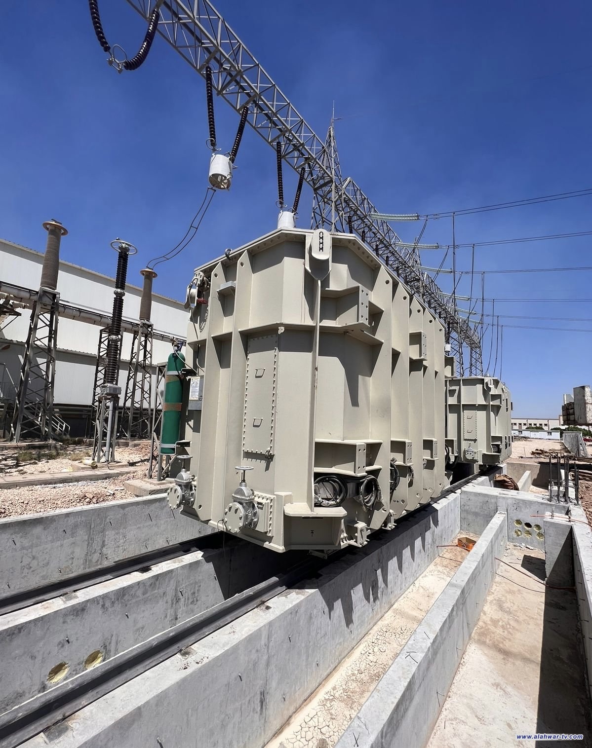 الكهرباء تُكمل المرحلة الأولى من حملة فك الاختناقات في أربع محافظات