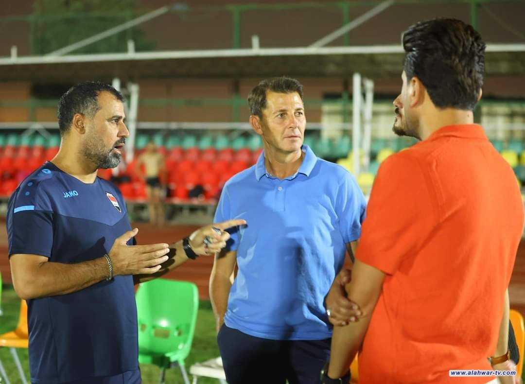 كاساس يزور تدريبات منتخب الشباب