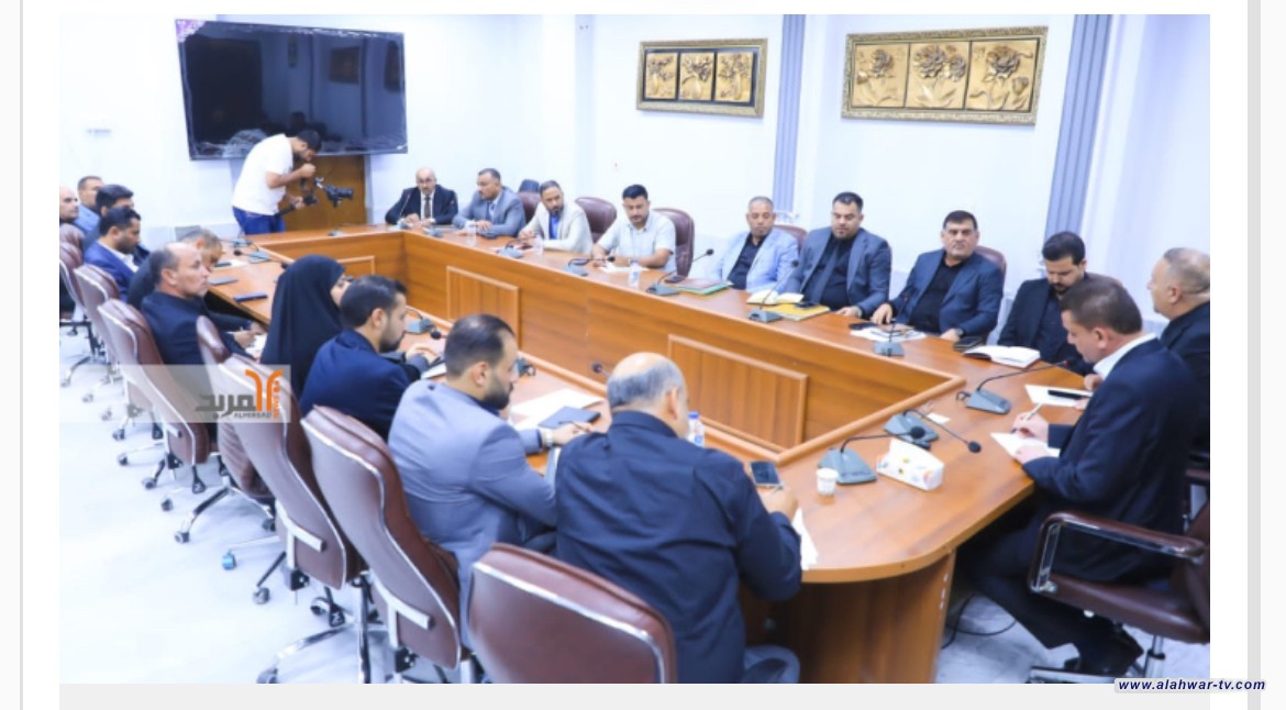 محافظ ذي قار يوجه فريقه الحكومي بالتواجد الميداني لمتابعة المشاريع ولقاء المواطنين