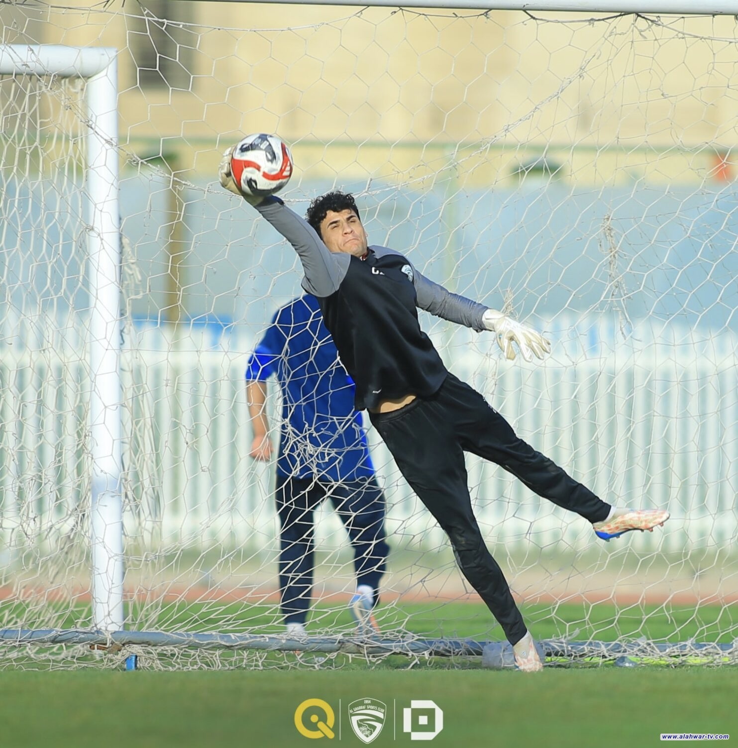 الغراف يكثف تحضيراته لمواجهة القوة الجوية في دوري النجوم