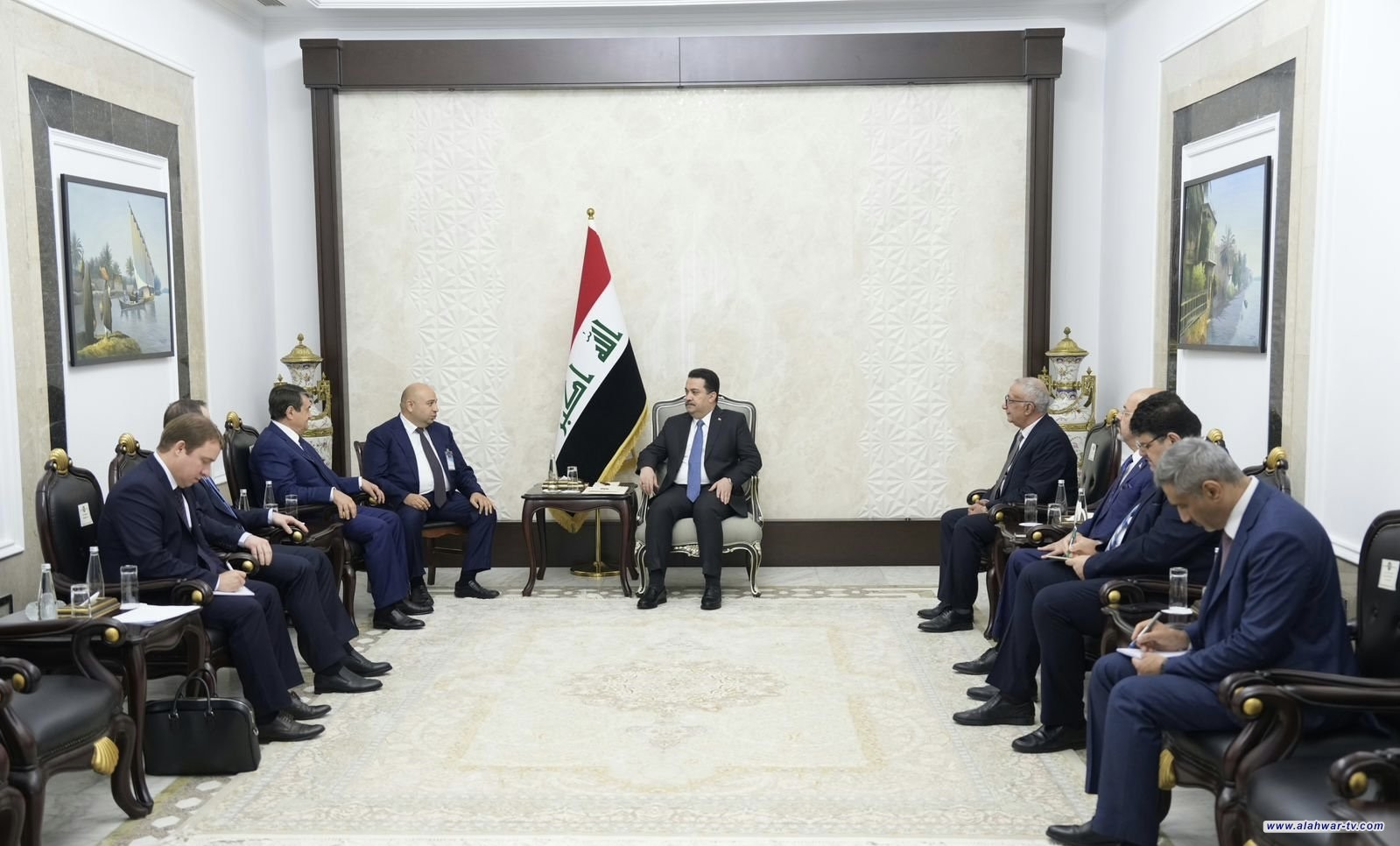 رئيس الوزراء: إطلاق مشروعَي طريق التنمية وميناء الفاو ضمن سياسة التحوّل نحو الاقتصاد المتعدد