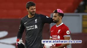 حارس ليفربول ينتزع جائزة مميزة من صلاح هذا الموسم