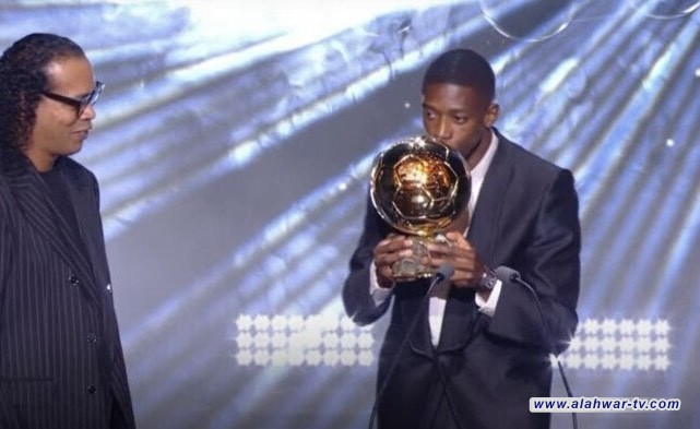 عثمان ديمبلي يتوج بالكرة الذهبية لعام 2025