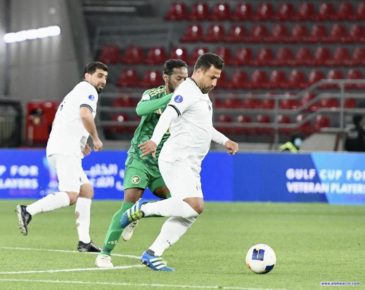 منتخبنا لقدامى اللاعبين يتأهل إلى نصف نهائي كأس الخليج
