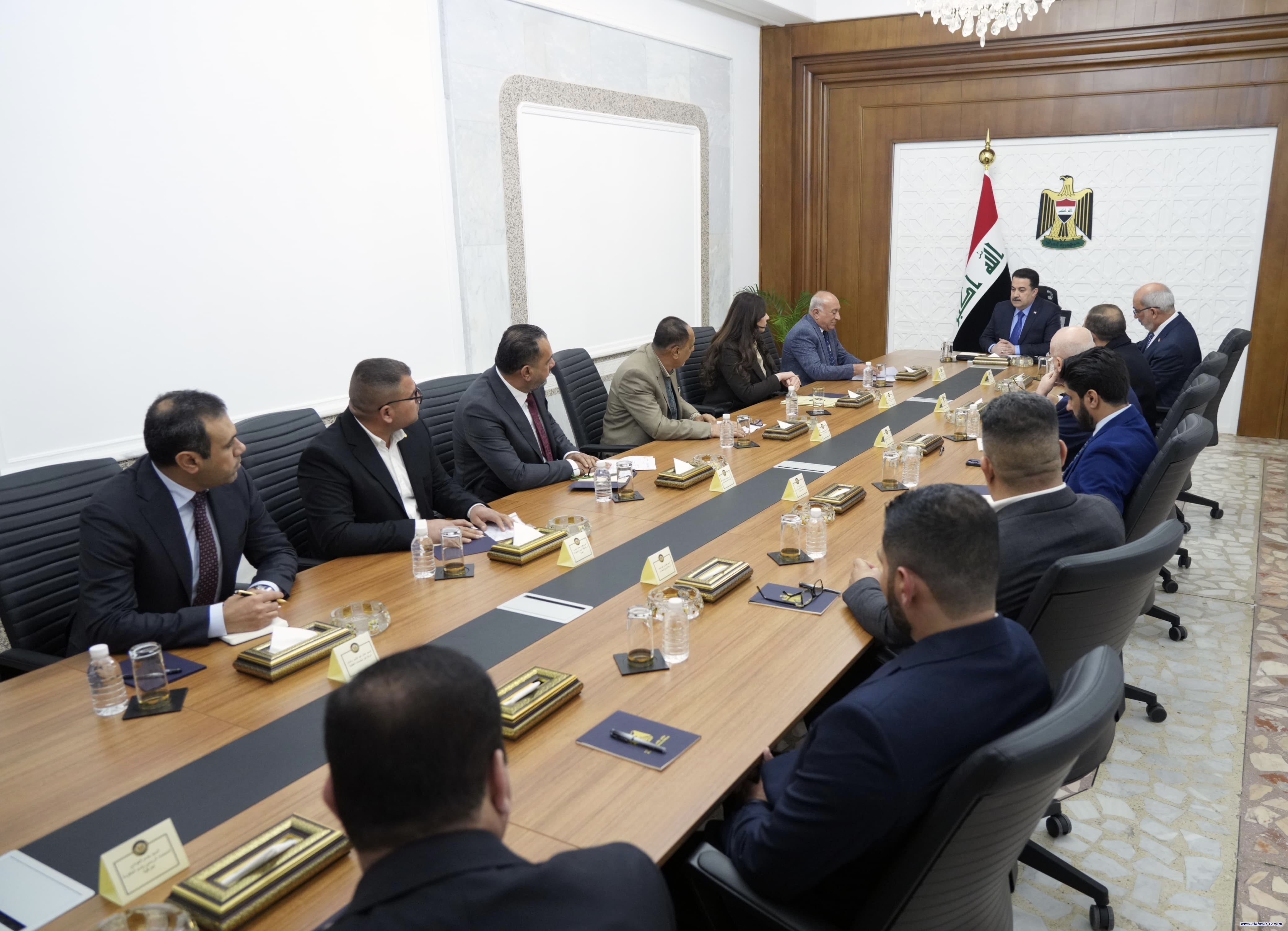 رئيس الوزراء يوجه بإعداد دراسة عن طبيعة المعوقات بعمل الشركات النفطية في البصرة