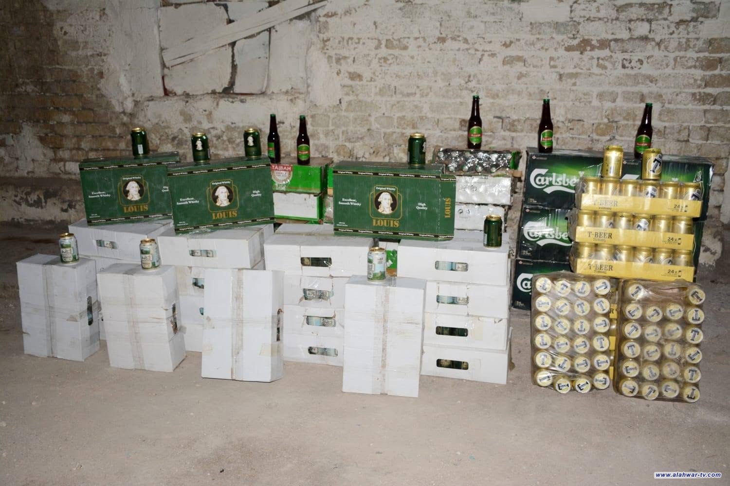 شرطة ذي قار: ضبط 48 كارتون مشروبات كحولية داخل منزل مهجور في سوق الشيوخ