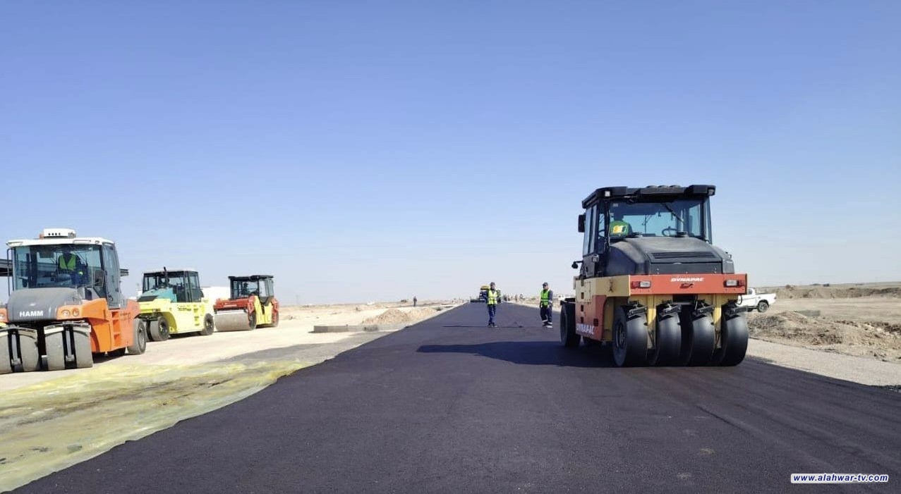 النقل تعلن المباشرة بأعمال إكساء الطرق الخارجية والداخلية في مطار الناصرية الدولي