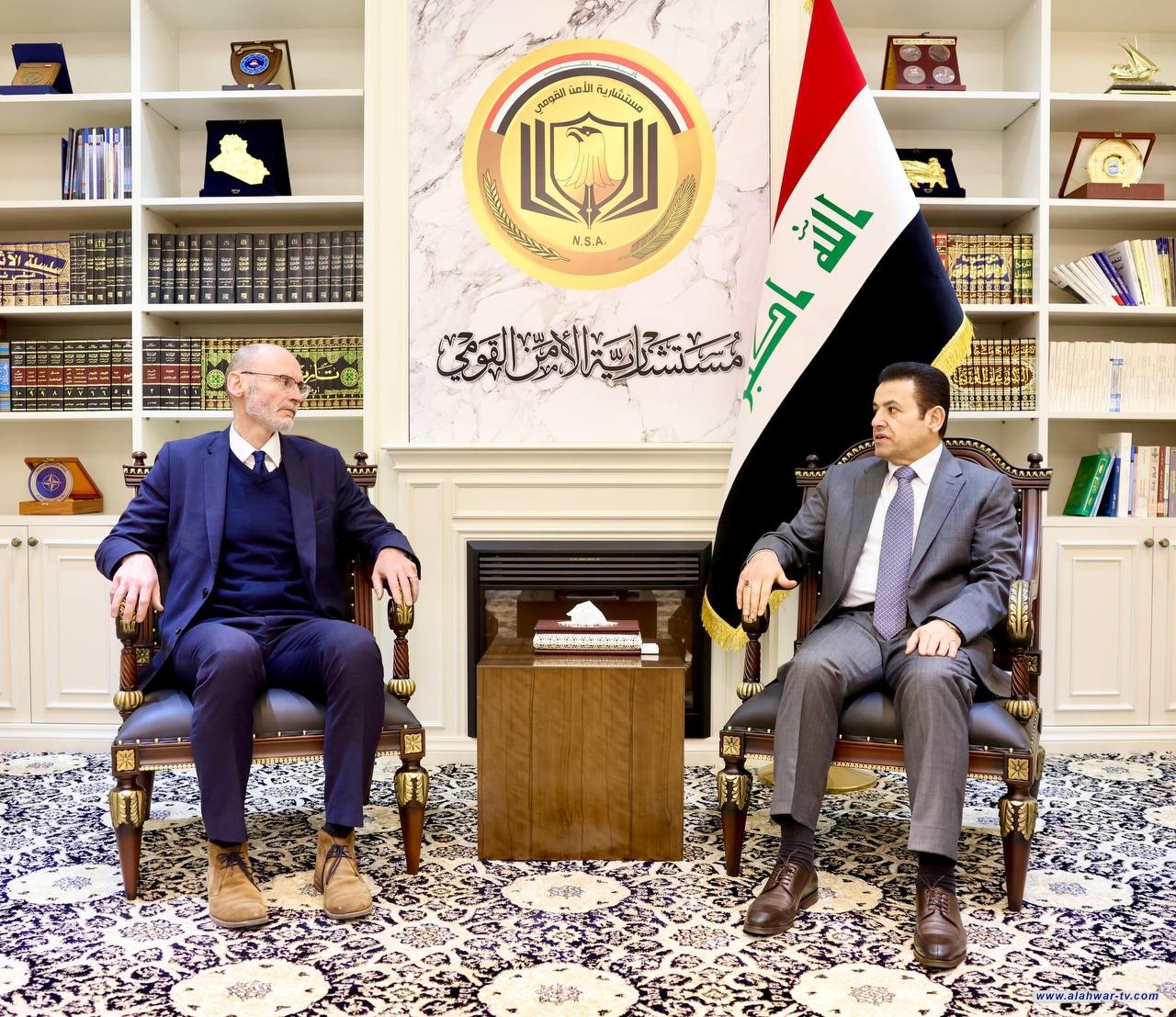 مستشار الأمن القومي السيد قاسم الأعرجي يستقبل السفير البريطاني في بغداد
