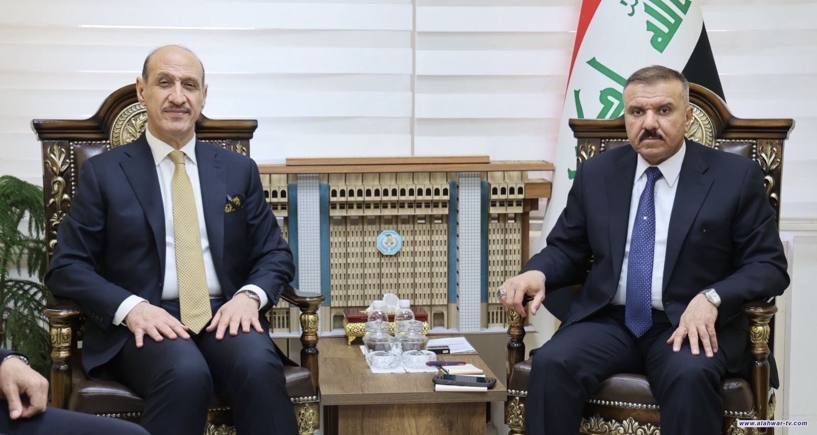 وزير الداخلية يوجه بتقديم الدعم الكامل لمنتخبنا الوطني المتوجه إلى المكسيك